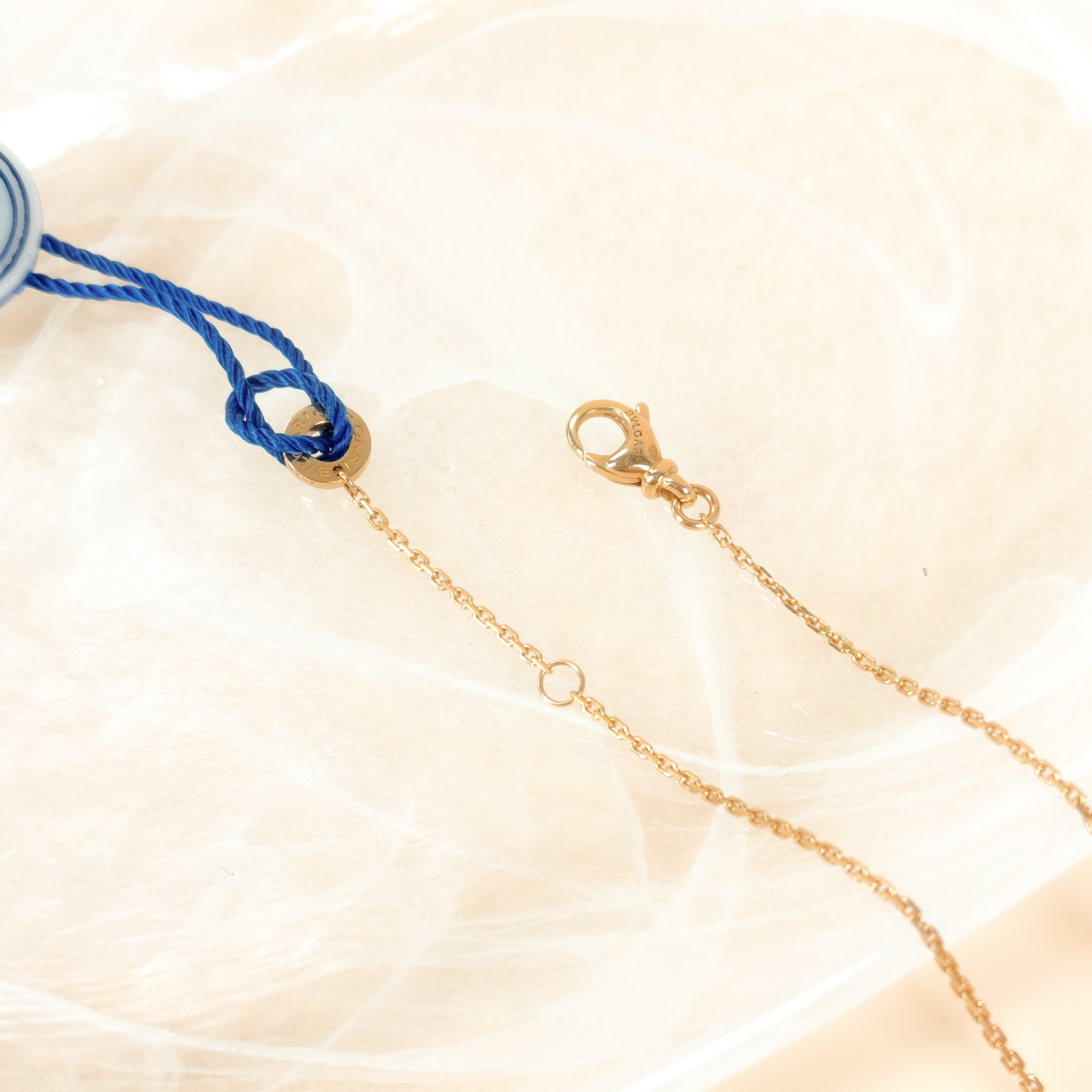 Bvlgari Necklace DIVAS’ DREAM Collection Pearl White Mother-of-Pearl Diamond18KR ose Gold Medium Pendant2cm 43cm — cover view 7 of 10