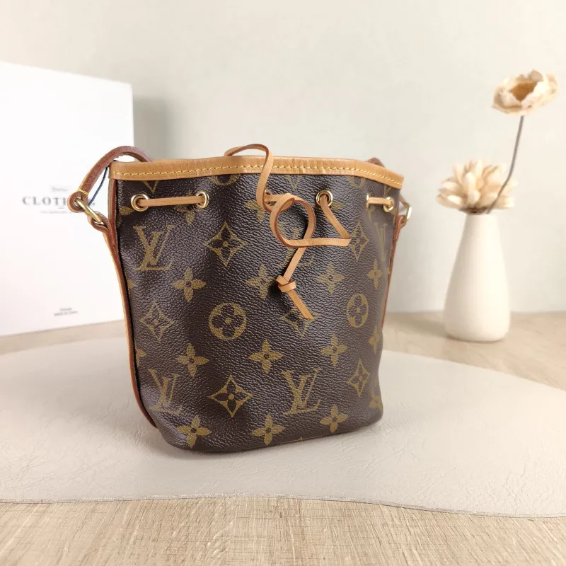 Louis Vuitton Crossbody Bag NANO NOÉ Bucket Bag Nano Monogram PVC nano 13 × 10 × 16 cm — cover view 3 of 5