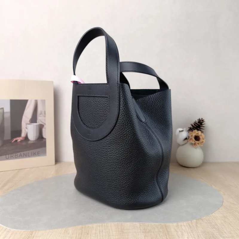 Hermès Top Handle Bag In-the-Loop 23 89Black Taurillon Clemence TC Calfskin Medium 23 × 15 × 25 cm B — cover view 5 of 6