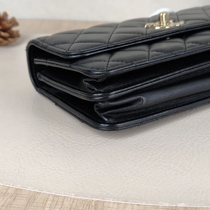 Chanel Crossbody Bag trendy cc woc Black Lambskinmini19.2 × 3.5 × 12.3 cm — detail view 11 of 14