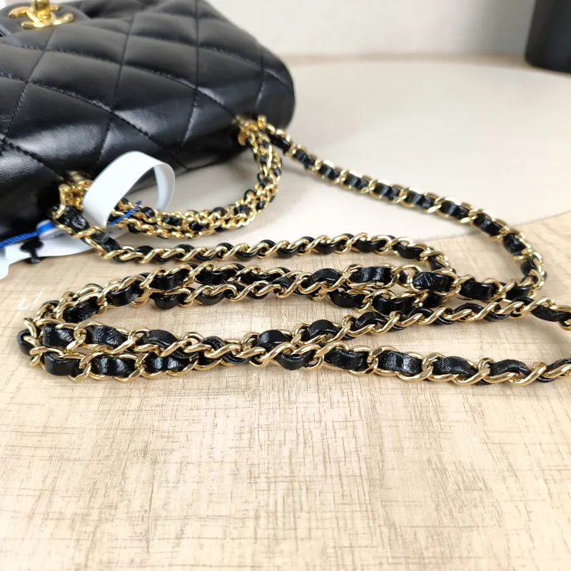 Chanel Crossbody Bag 24b Black Lambskin Mini 19 × 8.5 × 14 cm — detail view 3 of 13