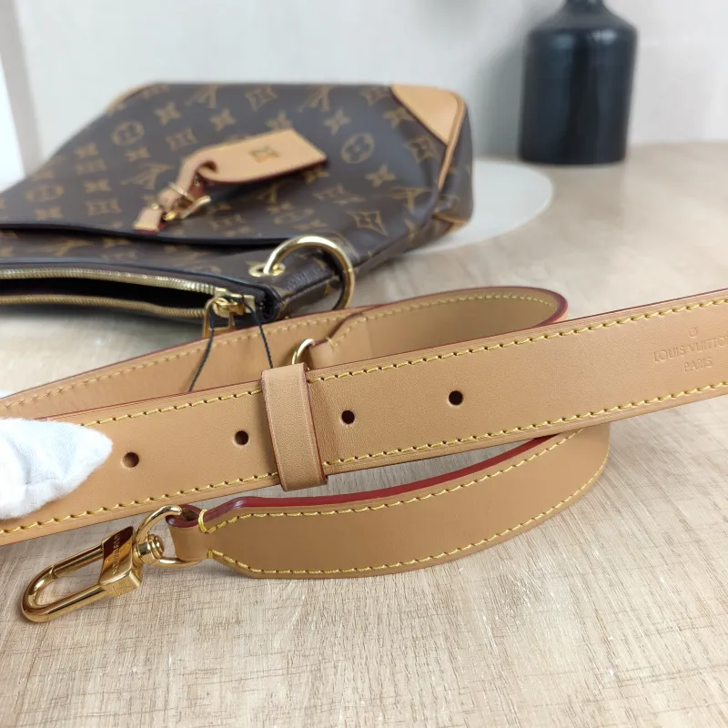 Louis Vuitton Crossbody Bag ODEON Monogram PVC Small24 × 8 × 22 cm — detail view 6 of 12