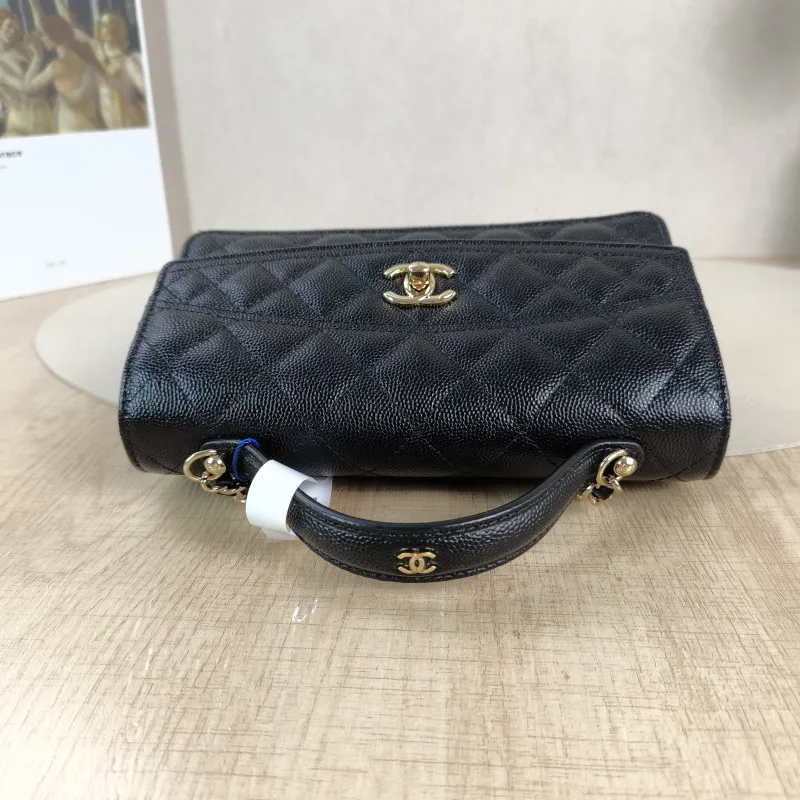 Chanel Crossbody Bag Black Calfskin One Size18.5 × 6 × 11 cm — detail view 12 of 12