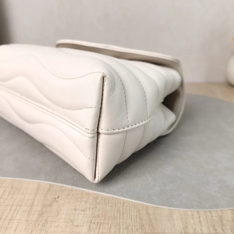 Louis Vuitton Crossbody Bag New Wave Hold Me Top Handle Bag White Calfskin One Size 23 × 10 × 15 cm — detail view 4 of 13