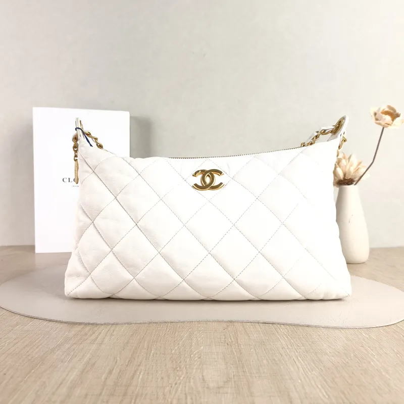Chanel Shoulder Bag hobo White Lambskin Large 32 × 4 × 20 cm