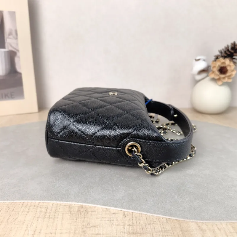 Chanel Crossbody Bag Vanity Case Bag Black Grained Calfskin One Size 21.5 × 7.5 × 19 cm — detail view 8 of 12