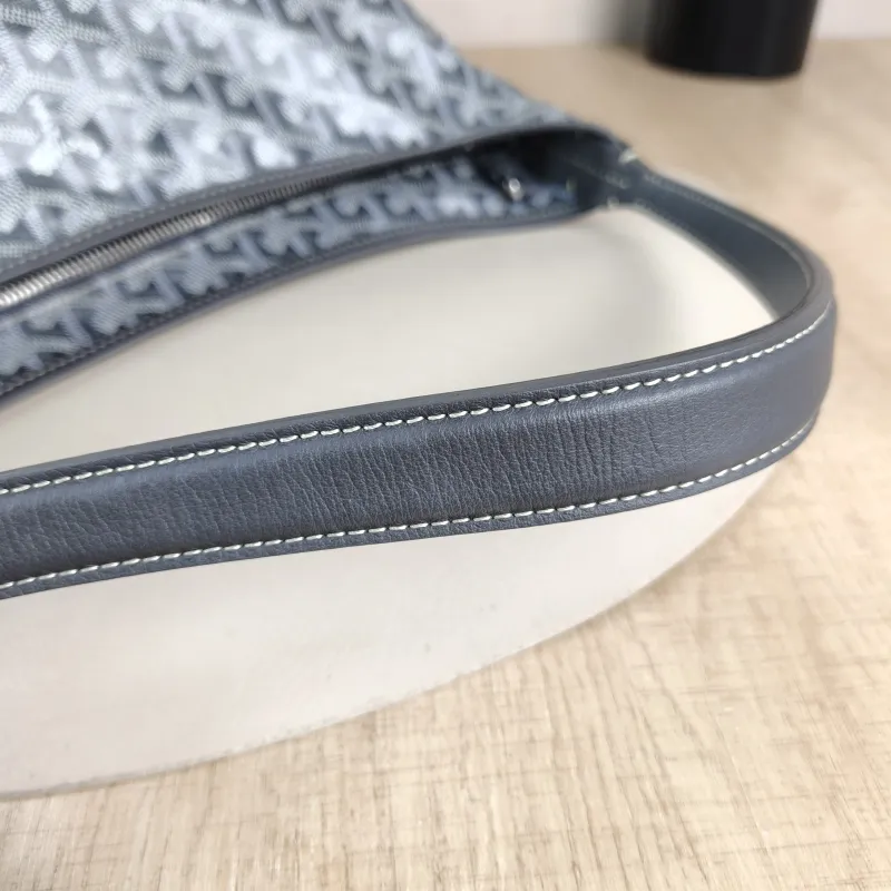 GOYARD Shoulder Bag Boheme Hobo​ Grey ine Canvas Small 43 × 14 × 27 cm — detail view 7 of 12