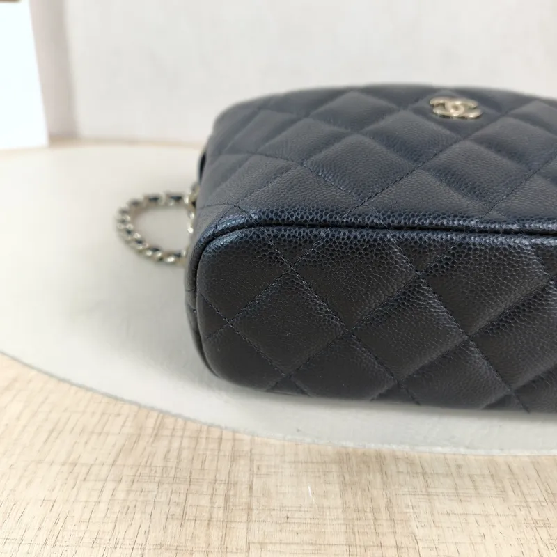 Chanel Crossbody Bag Crossbody Bag Black Calfskin One Size 21.5 × 7.5 × 19 cm — detail view 5 of 14