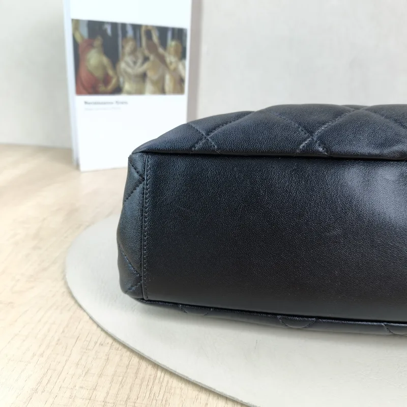 Chanel Shoulder Bag hobo Black Lambskin One Size 39 × 9 × 23 cm — detail view 8 of 12