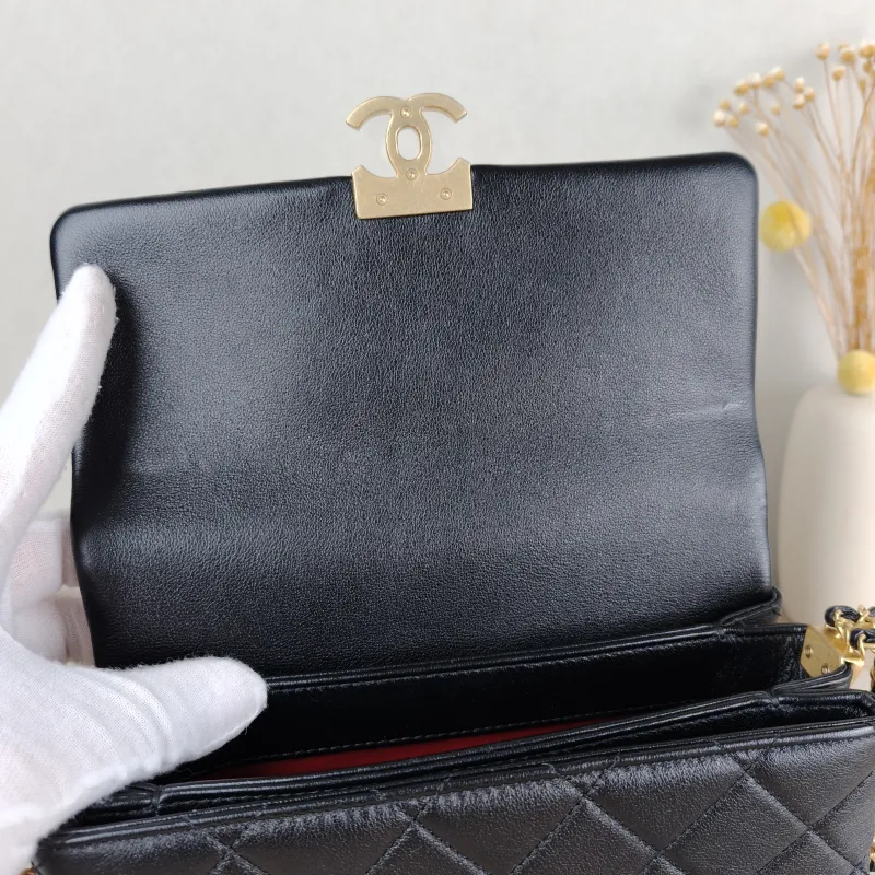 Chanel Crossbody Bag 23s Black Lambskin One Size 21 × 8 × 14 cm — detail view 1 of 12
