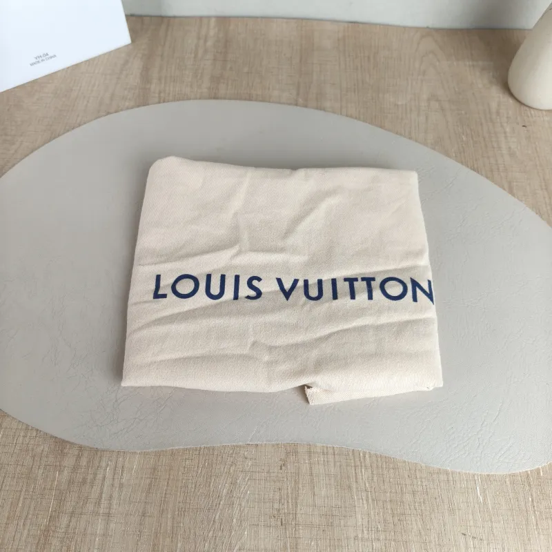 Louis Vuitton Crossbody Bag NÉONOÉ Bucket Bag BB PVC BB 20 × 13 × 20 cm — detail view 9 of 10