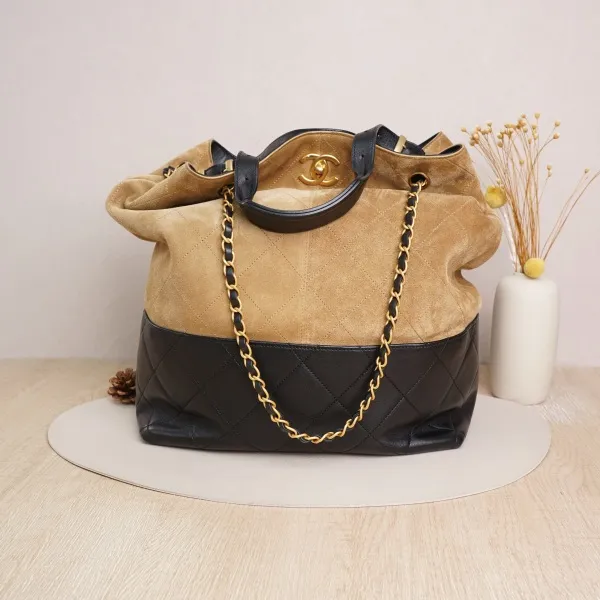 Chanel 25a Suede hobo Brown Black Microchip Edition · 29 × 11 × 33 cm