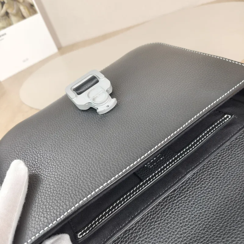 DIOR Crossbody Bag Black Calfskin Small 23 × 6 × 17.5 cm — detail view 7 of 11
