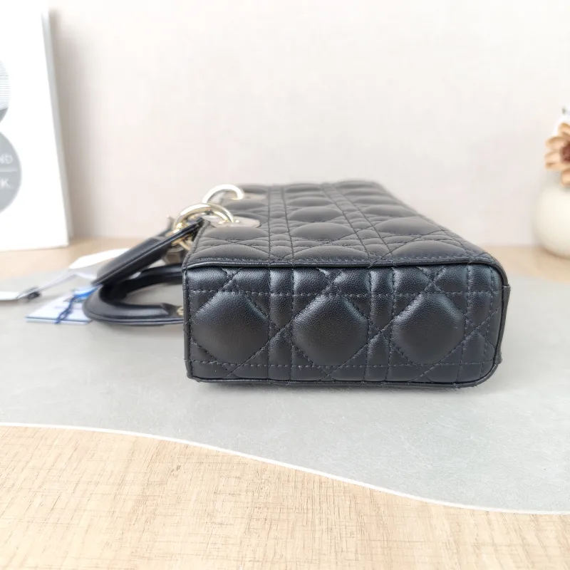 DIOR Crossbody Bag Lady D-Joy Black Lambskin Medium26 × 5 × 13.5 cm — detail view 4 of 9