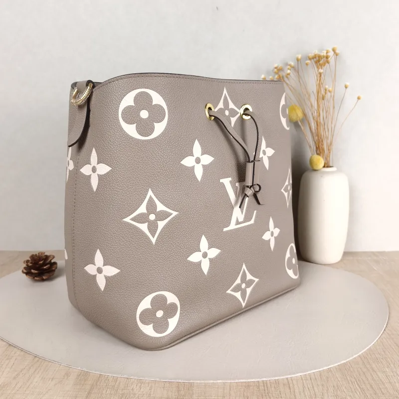 Louis Vuitton Shoulder Bag NÉONOÉ Bucket Bag · White Monogram Empreinte Embossed Calfskin Medium 26 × 17.5 × 26 cm — cover view 4 of 5
