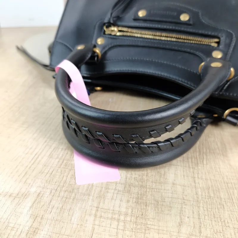 BALENCIAGA Crossbody Bag Neo Classic Black with Gold-Tone Hardware Calfskin Small 33 × 15.5 × 21 cm — detail view 5 of 12