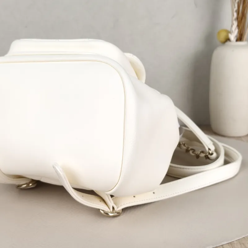 Chanel Backpack Duma White Small18 × 12 × 18.5 cm — detail view 10 of 15