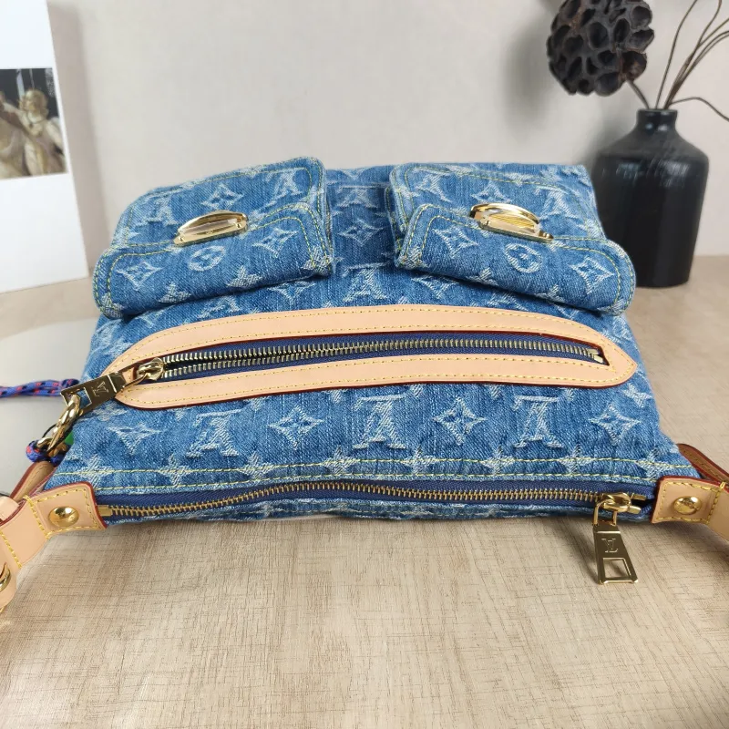 Louis Vuitton Shoulder Bag Baggy hobo Shoulder Bag Blue One Size 30 × 13 × 22 cm — detail view 8 of 10