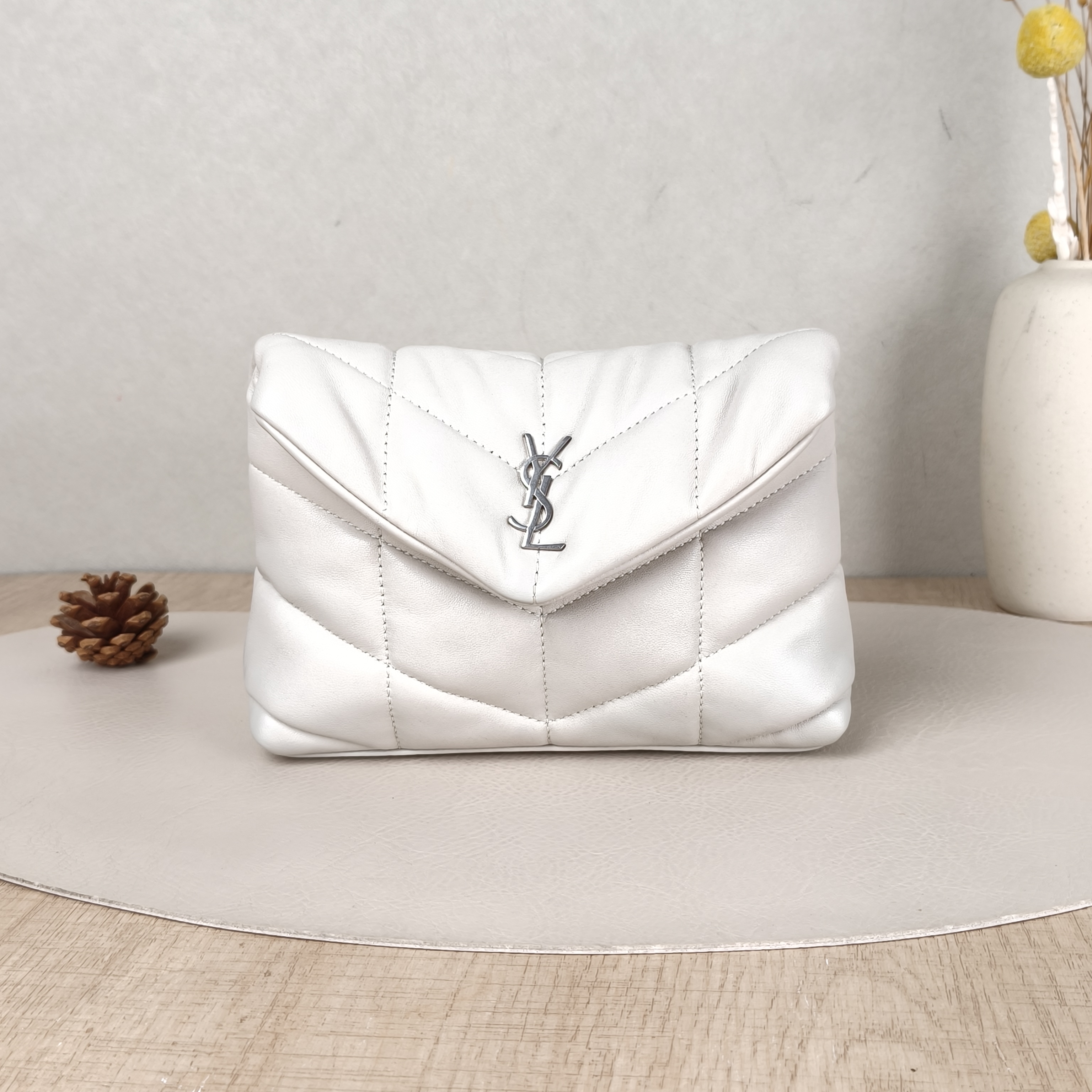 SAINT LAURENT Clutch Cardholder Clutch White Lambskin 18 × 6 × 12.5 cm