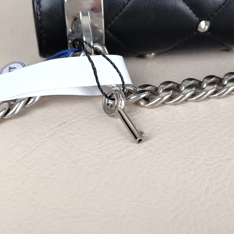 Miumiu Crossbody Bag Crossbody Bag Black Lambskin One Size20 × 4 × 13 cm — detail view 1 of 13
