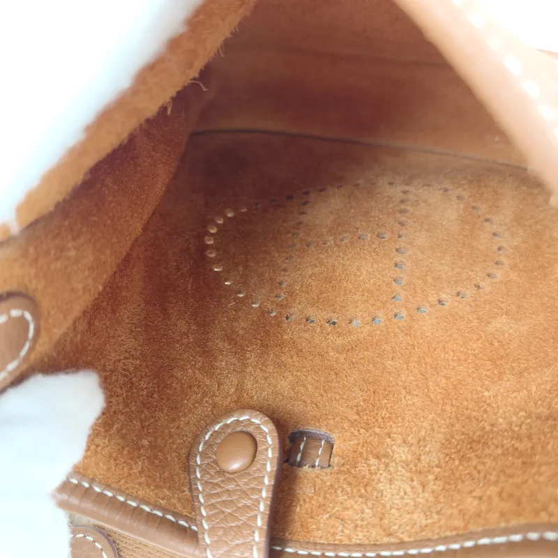 Hermès Crossbody Bag Evelyne Mini 16 Mini 16 Taurillon Clemence TC Calfskin Mini 17 × 5.5 × 18 cm W — detail view 4 of 11
