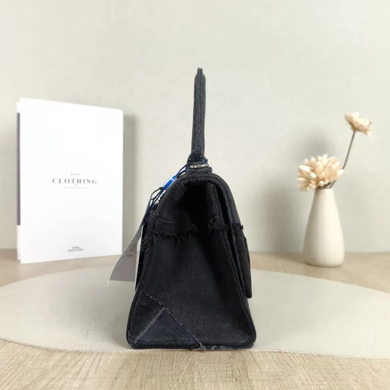 BALENCIAGA Crossbody Bag Hourglass Hourglass Bag Grey Small 23 × 10 × 14 cm — detail view 13 of 13