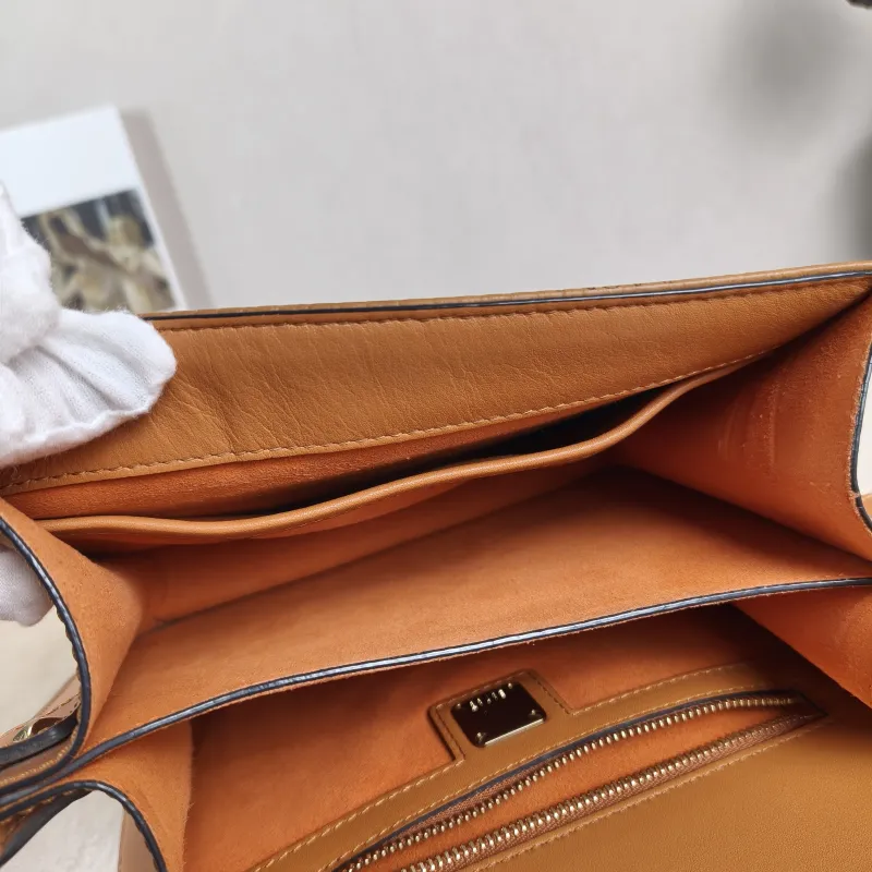 MCM Crossbody Bag Crossbody Bag One Size21 × 9 × 19 cm — detail view 11 of 12