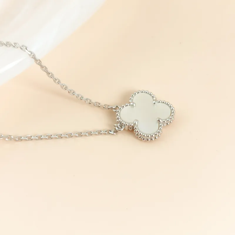 Van Cleef & Arpels Necklace Alhambra Alhambra Collection Necklace White Mother-of-Pearl Pearl · White Mother-of-Pearl18KW hite Gold Vintage Small42cm — cover view 8 of 9