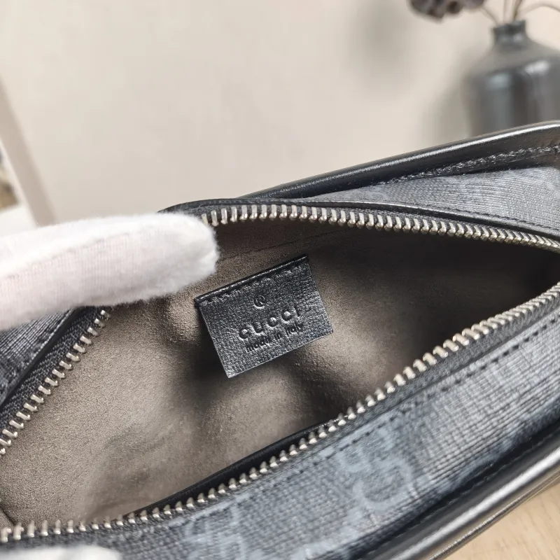 GUCCI Crossbody Bag GG Retro Collection Camera Bag Black PV Cmini22.5 × 7 × 14 cm — detail view 4 of 12