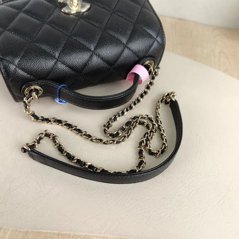 Chanel Crossbody Bag affinity Messenger Bag Black Grained Calfskin Small 19 × 7 × 14 cm — detail view 12 of 14