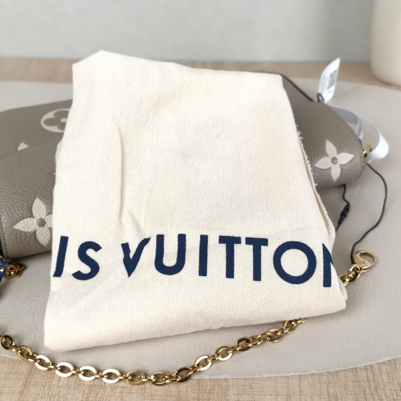 Louis Vuitton Crossbody Bag Pochette Félicie · White Calfskin Small 21 × 3 × 12 cm — detail view 9 of 15