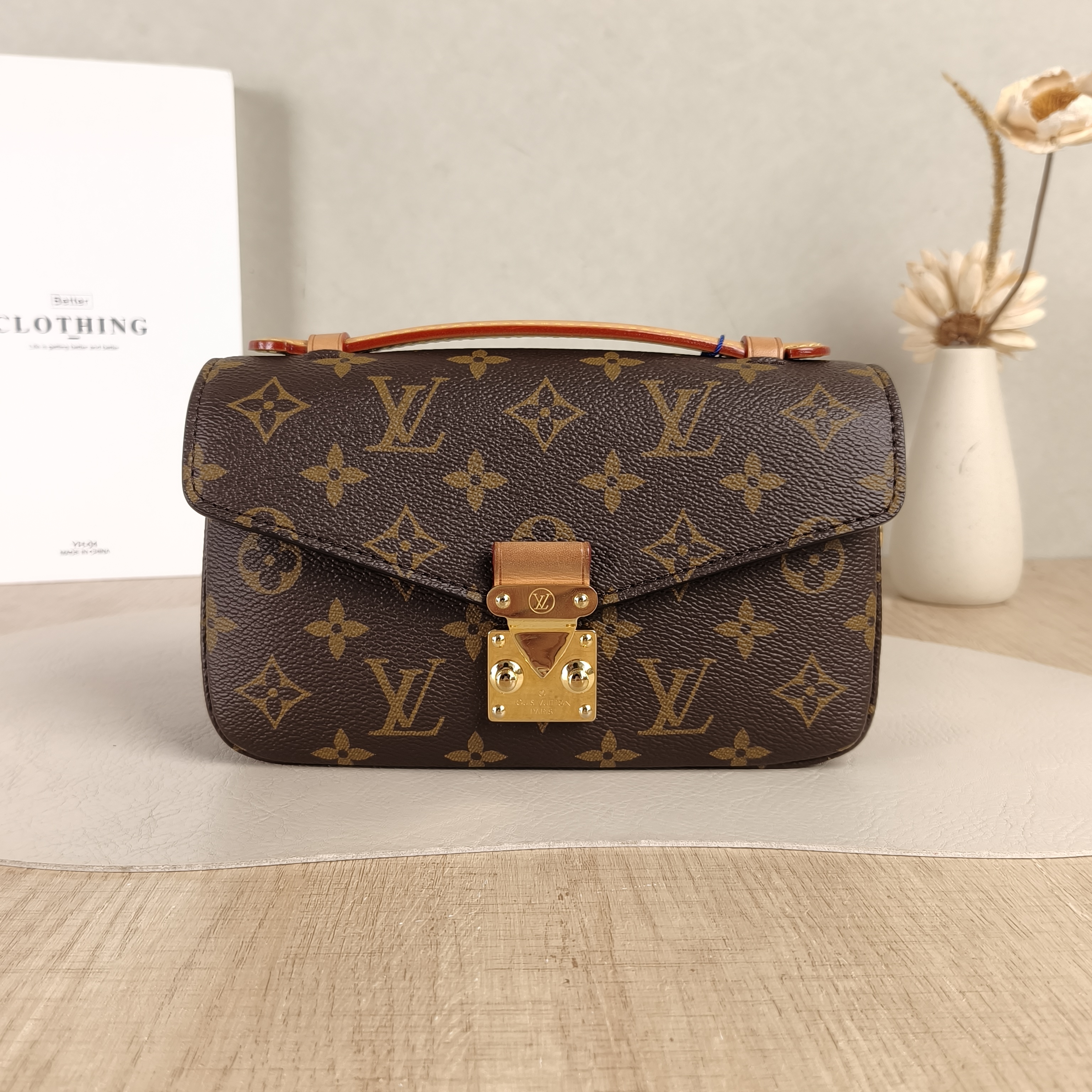 Louis Vuitton Crossbody Bag Pochette Métis East West Monogram PVC Small21.5 × 6 × 13.5 cm