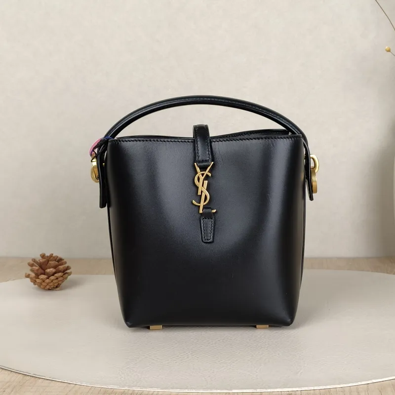 SAINT LAURENT Shoulder Bag LE 37 Black Calfskinmini13 × 6 × 15 cm