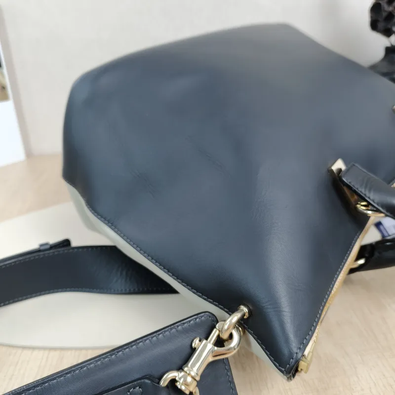Chloé Shoulder Bag Shoulder Bag Beige Black Calfskin One Size30 × 14 × 23 cm — detail view 12 of 13