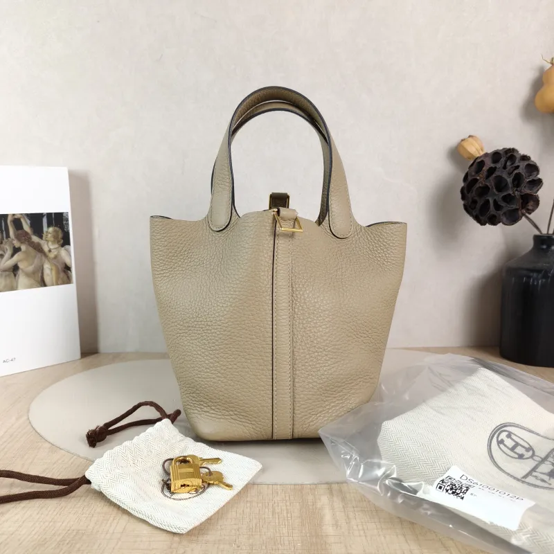 Hermès Top Handle Bag Picotin Lock 18 18 S2 TC Calfskin Small 18 × 13 × 18 cm B — cover view 4 of 5