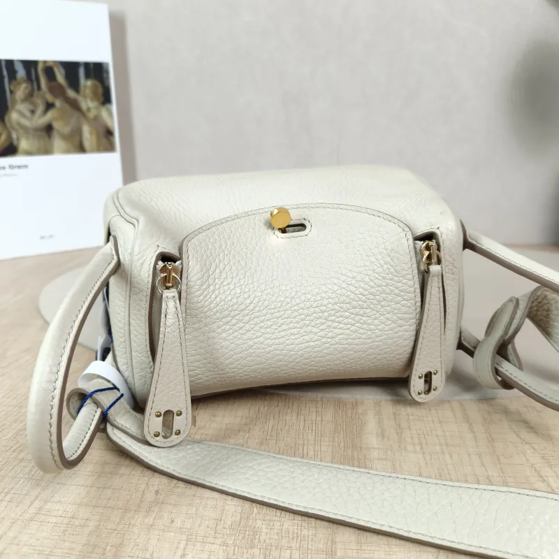 Hermès Crossbody Bag Lindy Mini 198LB eton TC Calfskinmini19 × 9.5 × 13 cm — detail view 8 of 12