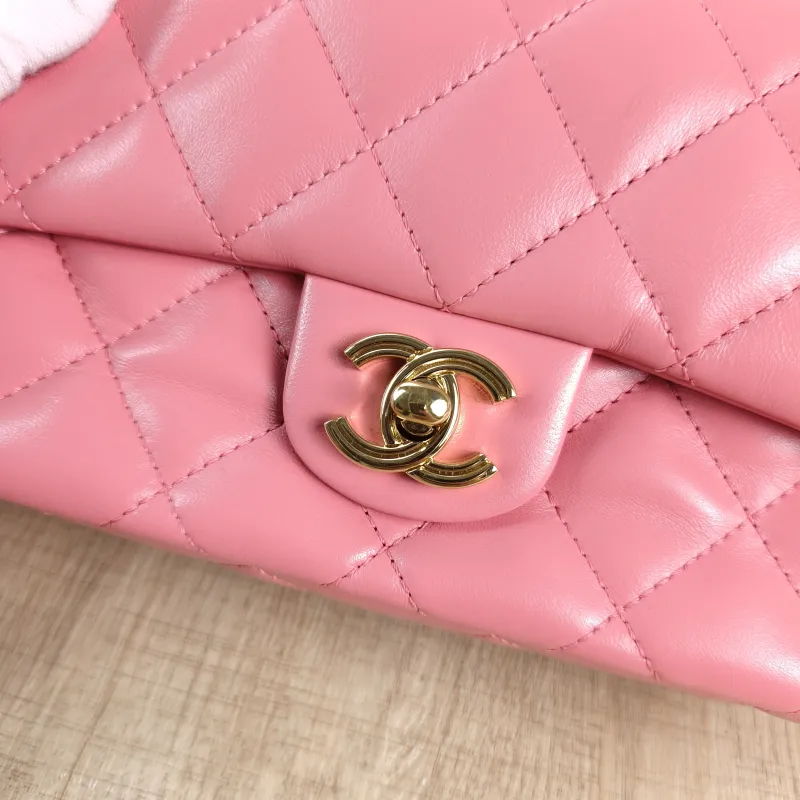 Chanel Crossbody Bag Pink Lambskin One Size 20 × 5 × 13 cm — detail view 13 of 14