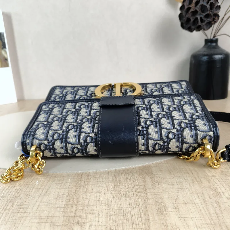 DIOR Crossbody Bag30Montaigne 30 Edition Canvas Medium25 × 9 × 16.5 cm — detail view 10 of 12