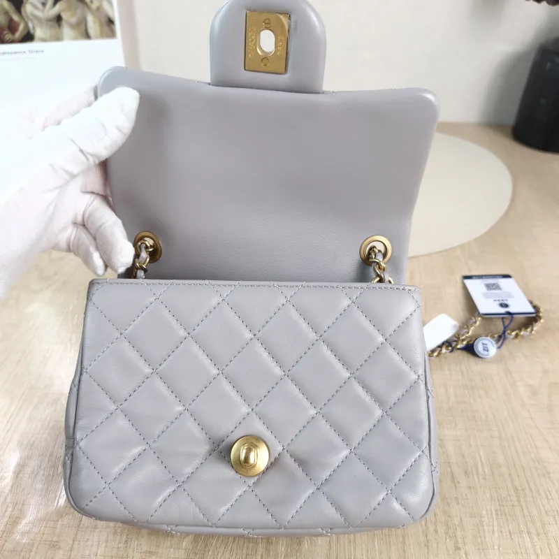 Chanel Crossbody Bag Grey Lambskin Mini 17 × 8 × 13.5 cm — detail view 6 of 11
