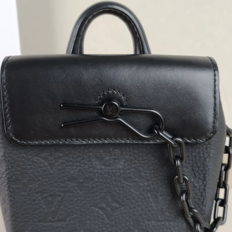 Louis Vuitton Crossbody Bag Nano Steamer Shoulder Bag Black Calfskinnano15 × 7 × 18 cm — detail view 10 of 10