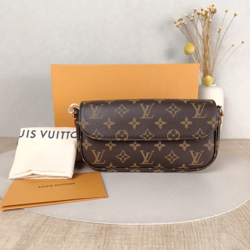 Louis Vuitton Crossbody Bag IVY Monogram PVC Small 23.5 × 4.3 × 12 cm — cover view 3 of 6