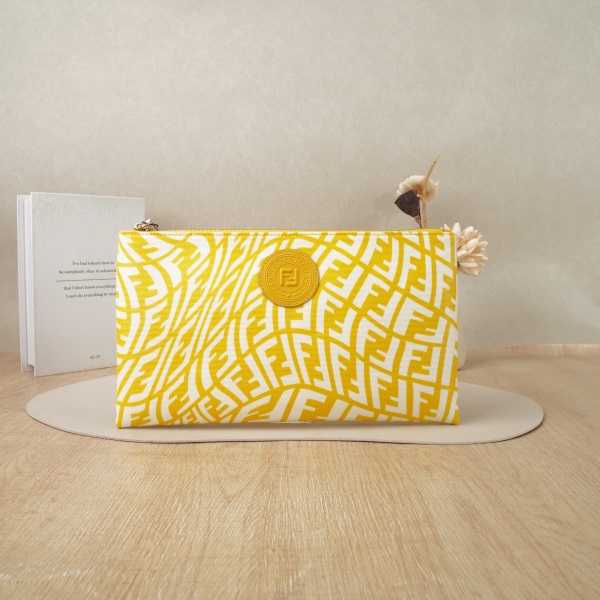 FENDI Clutch White · Dust Bag · 29*16.5