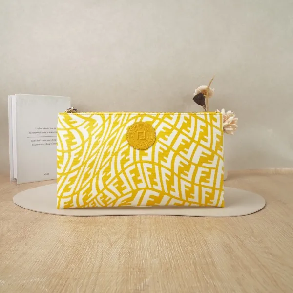 FENDI Clutch White · Dust Bag · 29*16.5