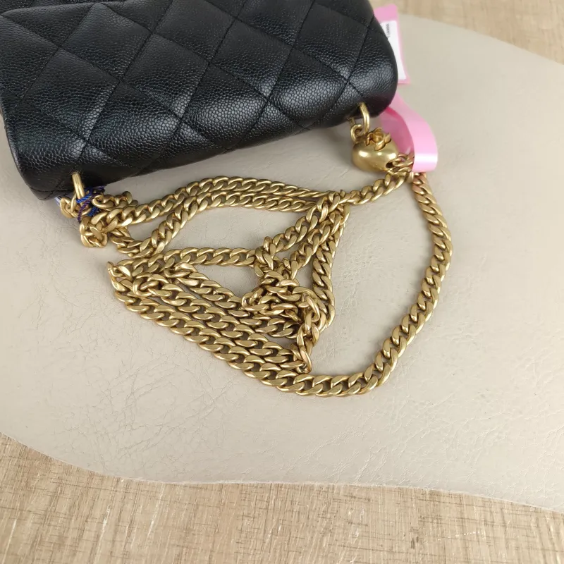 Chanel Crossbody Bag 23p Black Grained Calfskin 18 × 5 × 12 cm — detail view 8 of 10