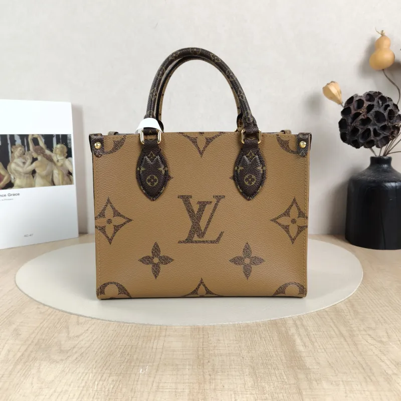 Louis Vuitton Shoulder Bag Onthego Monogram PVC Small25 × 11.5 × 19 cm — cover view 3 of 5