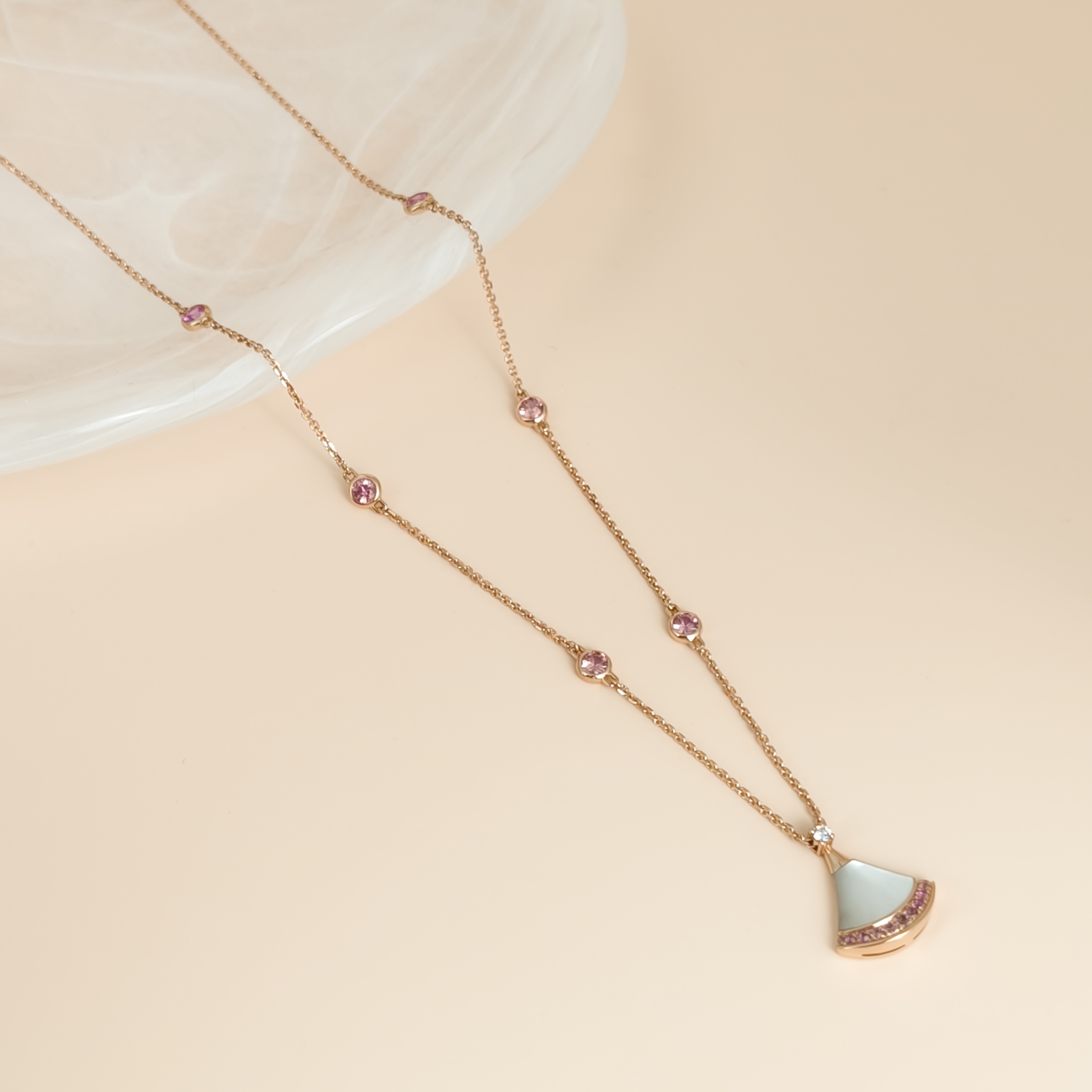 Bvlgari Necklace DIVAS’ DREAM Collection Pearl White Mother-of-Pearl18KR ose Gold One Size Pendant1.5cm 41cm — cover view 9 of 9