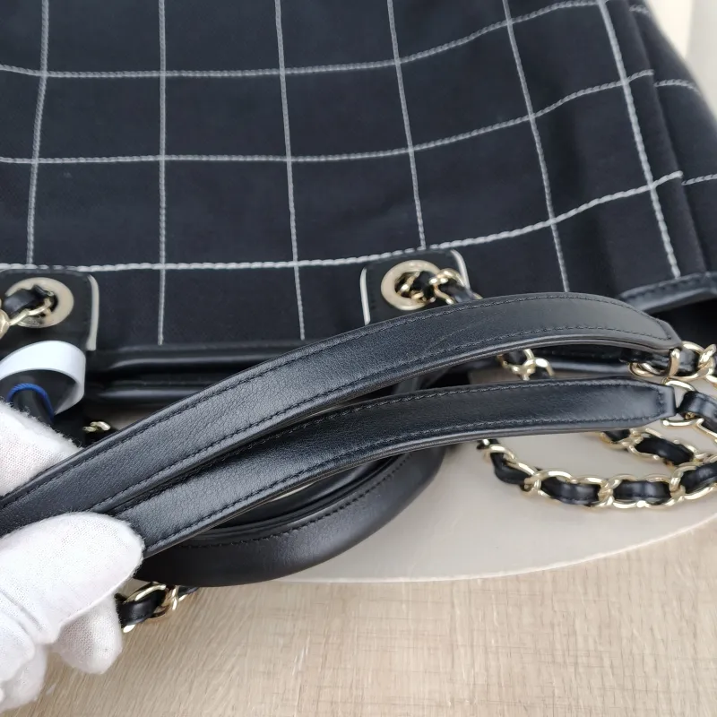 Chanel Shoulder Bag Black Canvas One Size 38 × 19 × 29 cm — detail view 3 of 15