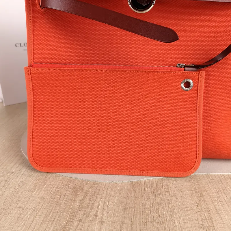 Hermès Crossbody Bag Herbag 319T 55 Calfskin，Canvas Medium30.5 × 11 × 25.5 cm — detail view 11 of 11
