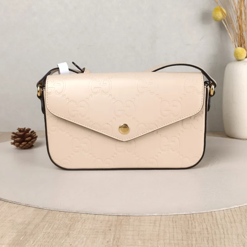 GUCCI Crossbody Bag GG Collection Shoulder Bag Beige Calfskin Mini 21 × 3 × 13.5 cm