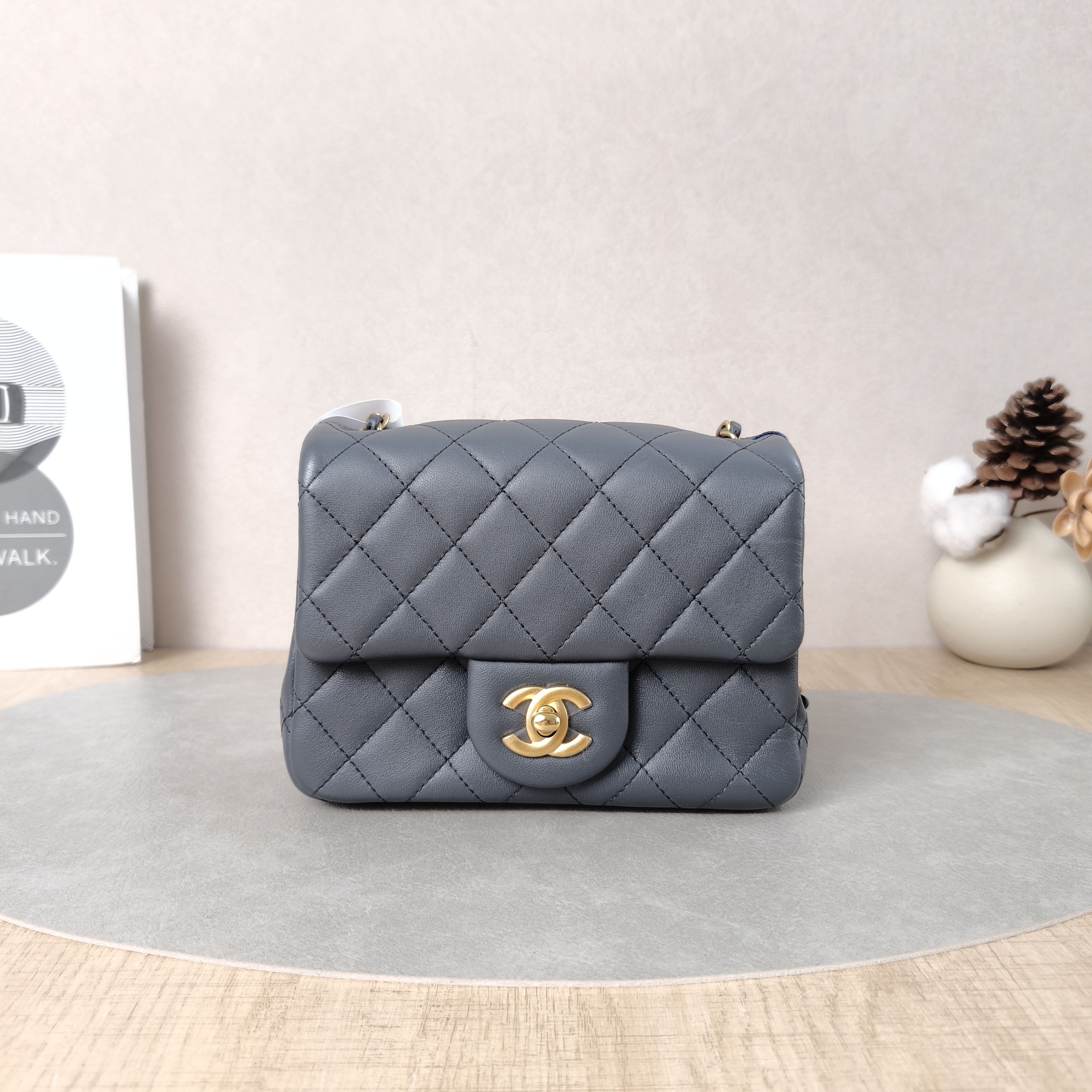 Chanel Crossbody Bag Dark Grey Lambskin One Size17 × 8 × 13.5 cm